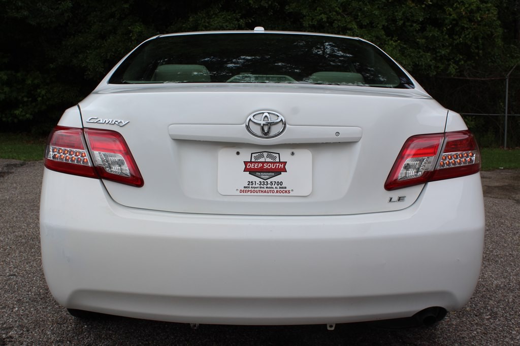 2011 Toyota Camry Image 14
