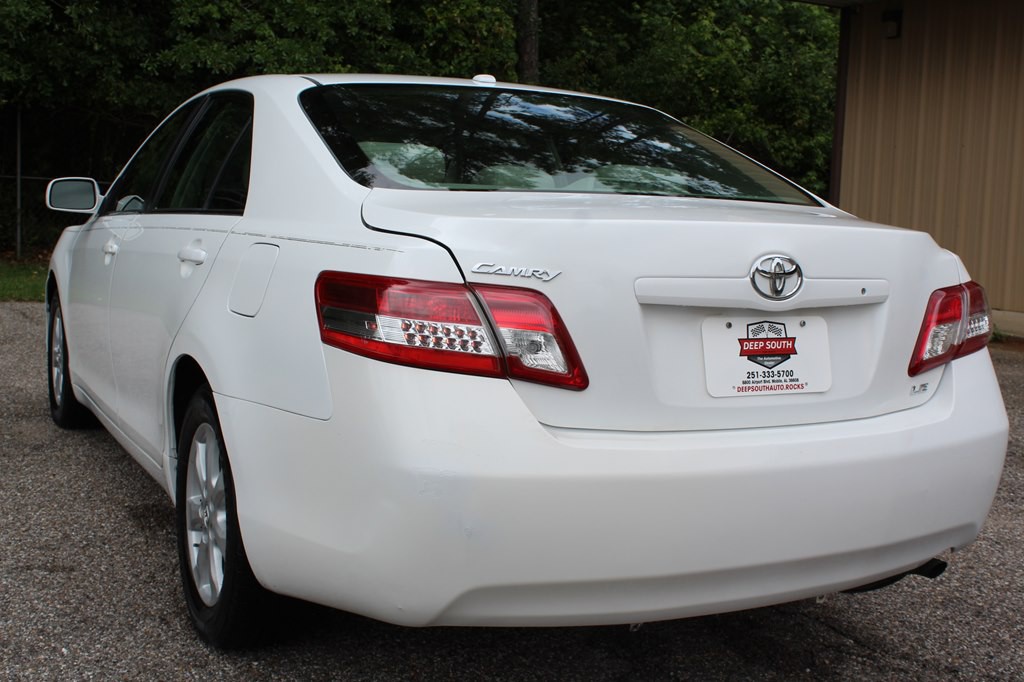 2011 Toyota Camry Image 15
