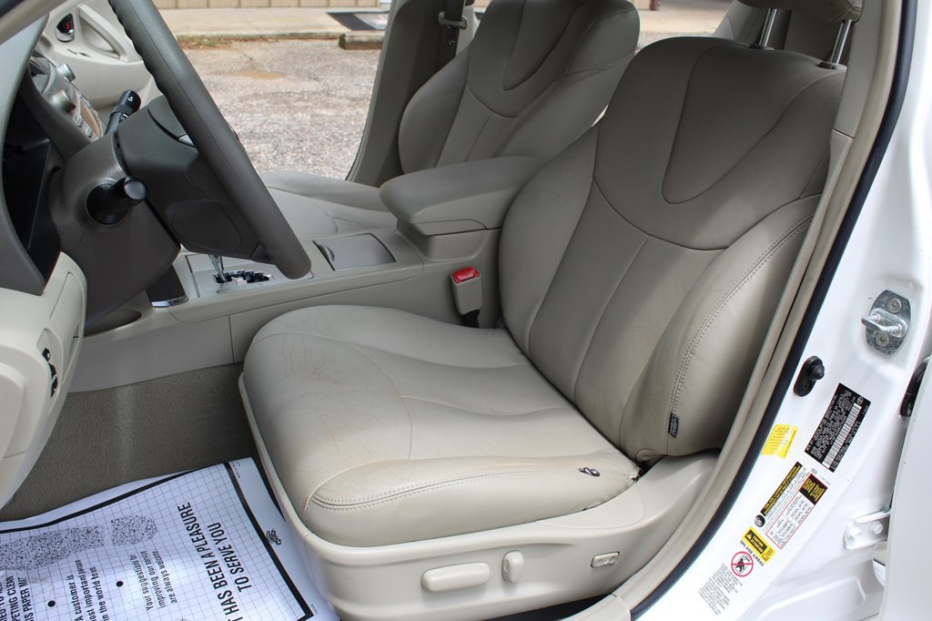 2011 Toyota Camry Image 18