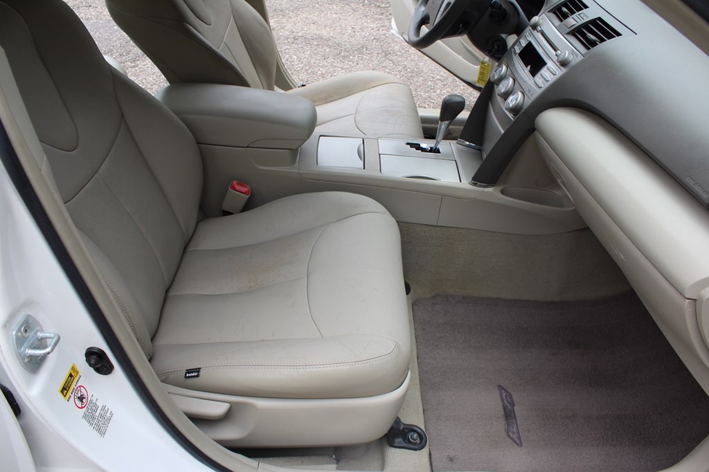 2011 Toyota Camry Image 22
