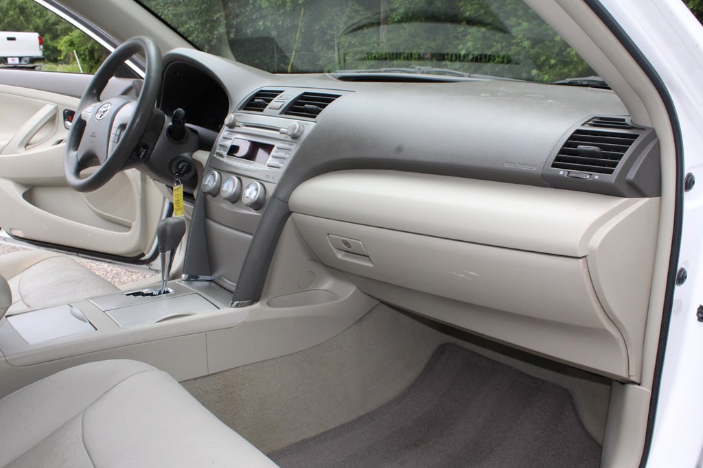 2011 Toyota Camry Image 23