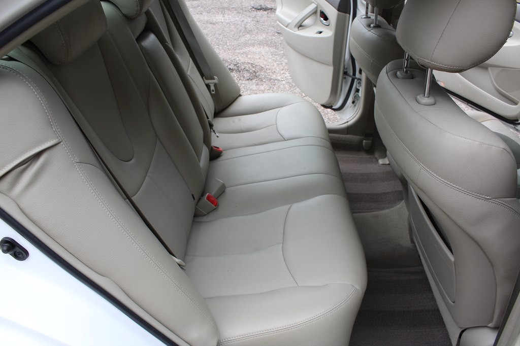 2011 Toyota Camry Image 24
