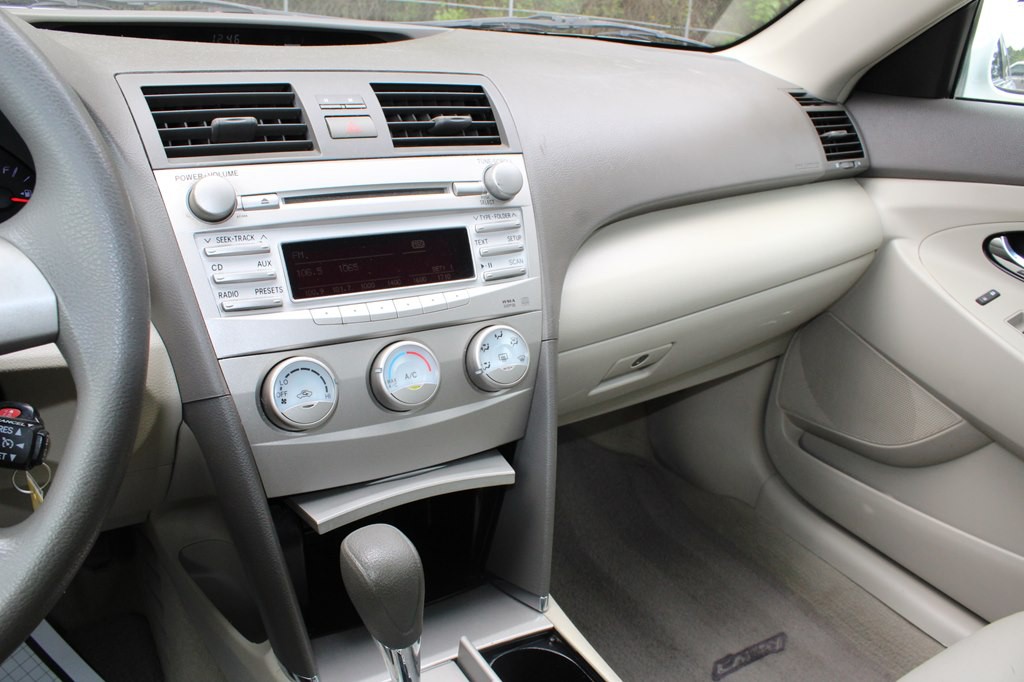 2011 Toyota Camry Image 35
