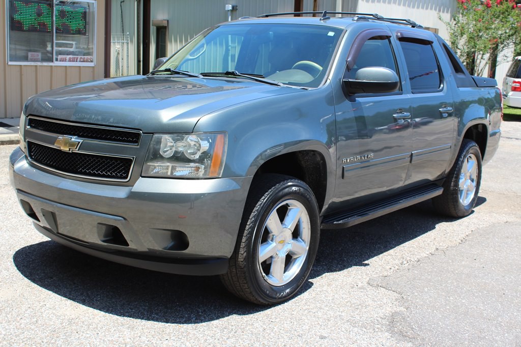 2011 Chevrolet Avalanche Image 5