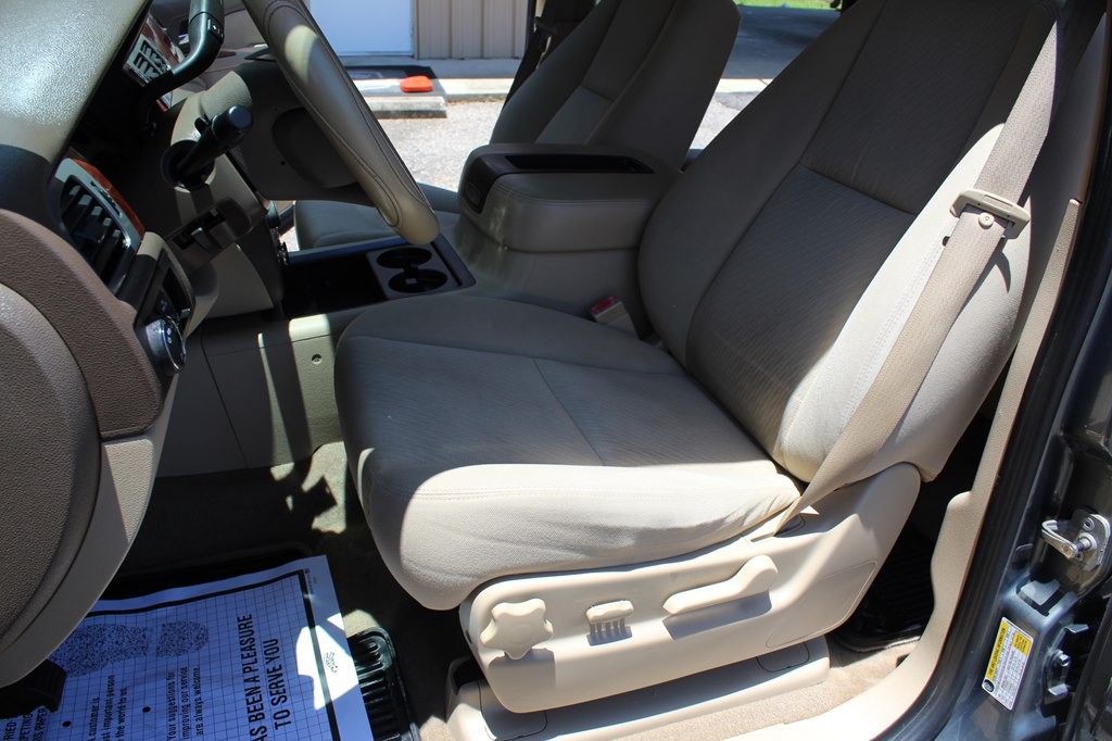 2011 Chevrolet Avalanche Image 20
