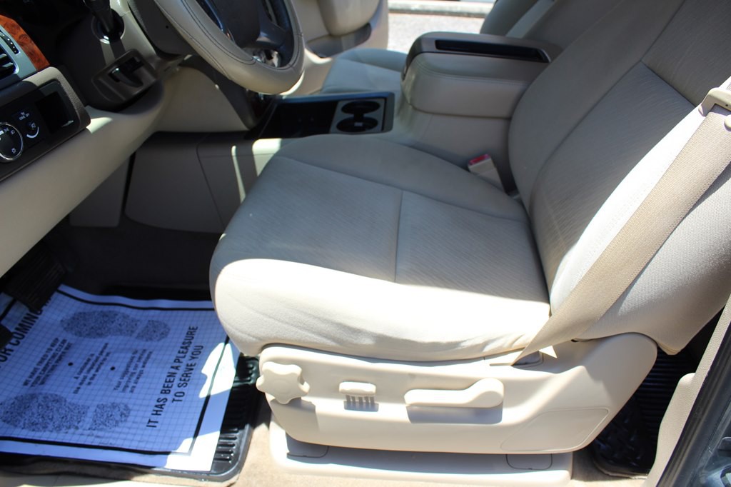 2011 Chevrolet Avalanche Image 21