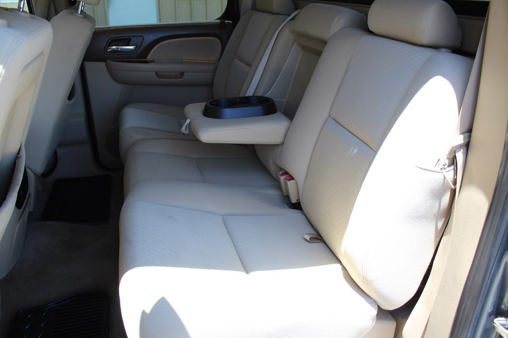 2011 Chevrolet Avalanche Image 28