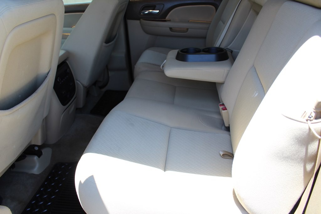 2011 Chevrolet Avalanche Image 29