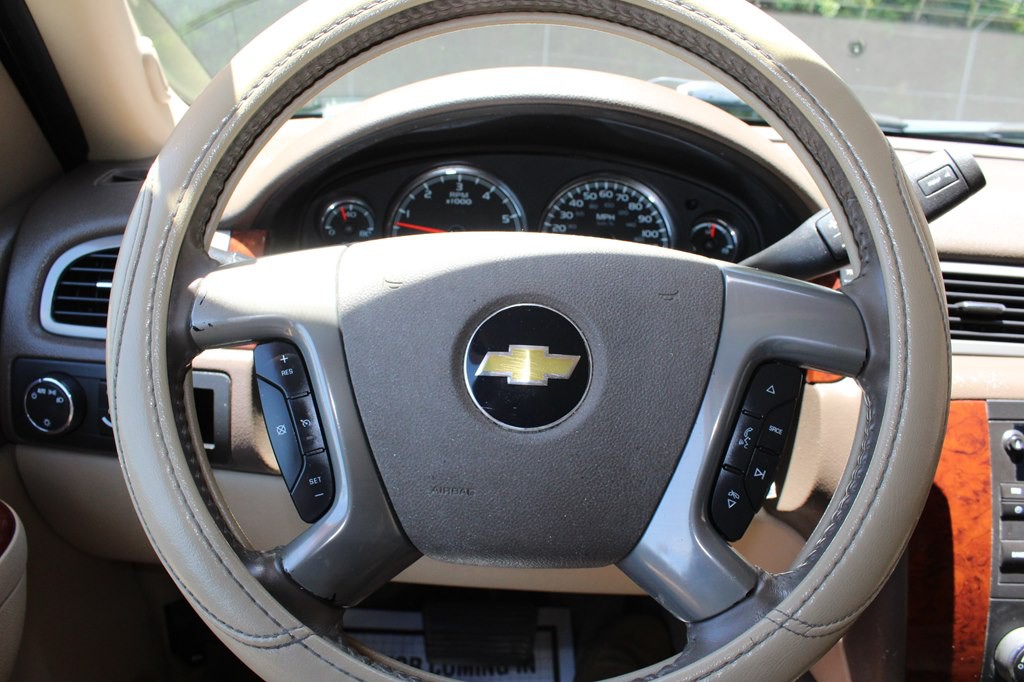 2011 Chevrolet Avalanche Image 34