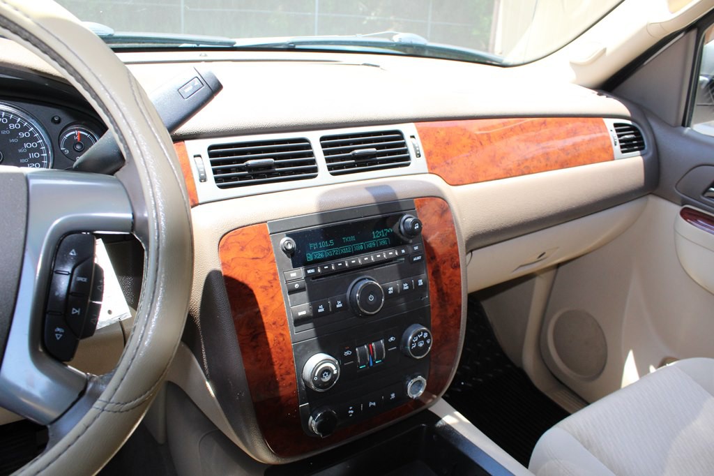 2011 Chevrolet Avalanche Image 39