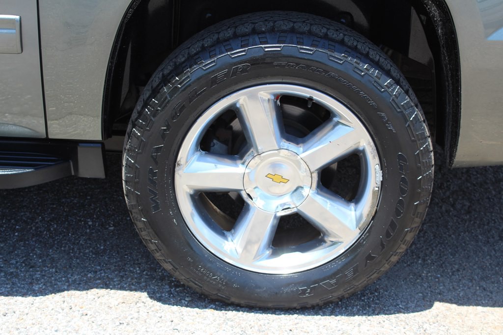 2011 Chevrolet Avalanche Image 44