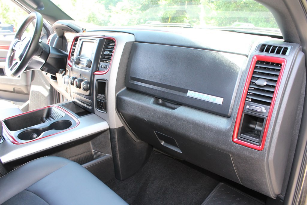 2016 RAM 1500 Image 28