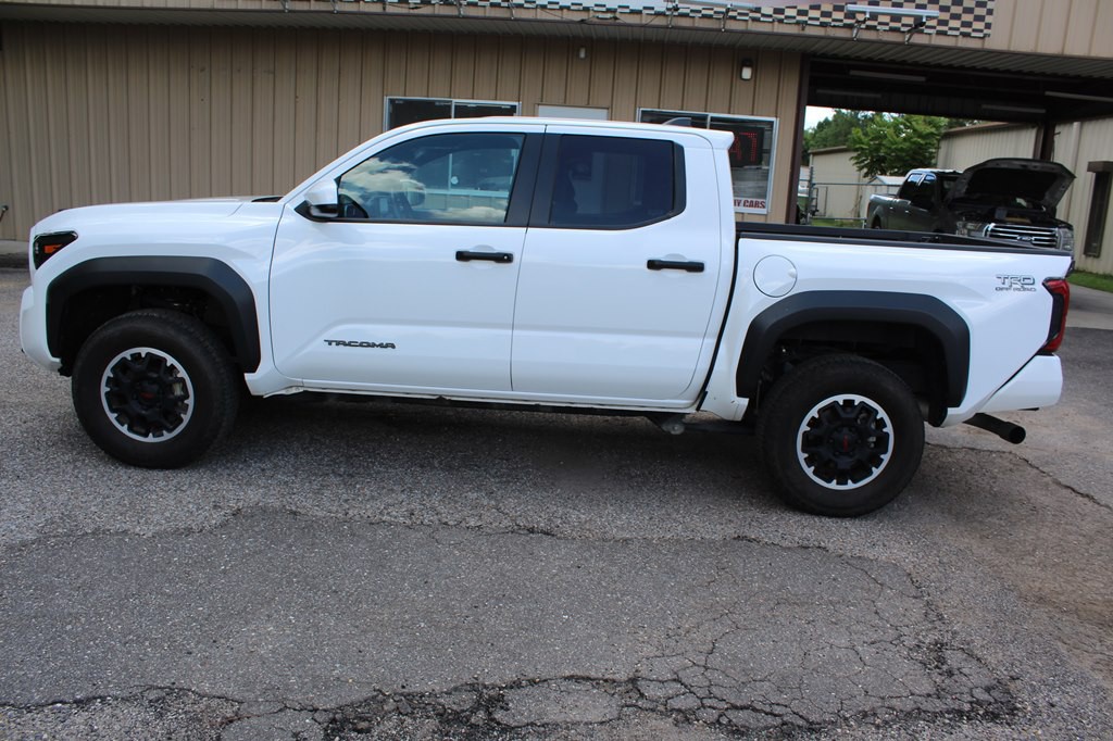 2024 Toyota Tacoma Image 4