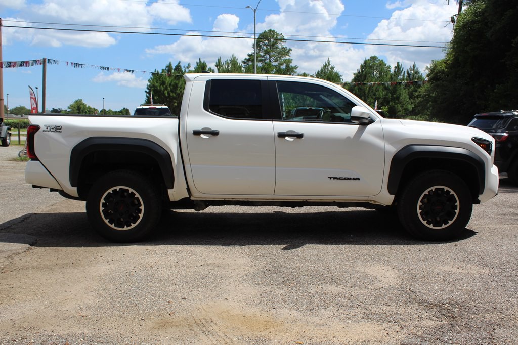 2024 Toyota Tacoma Image 13
