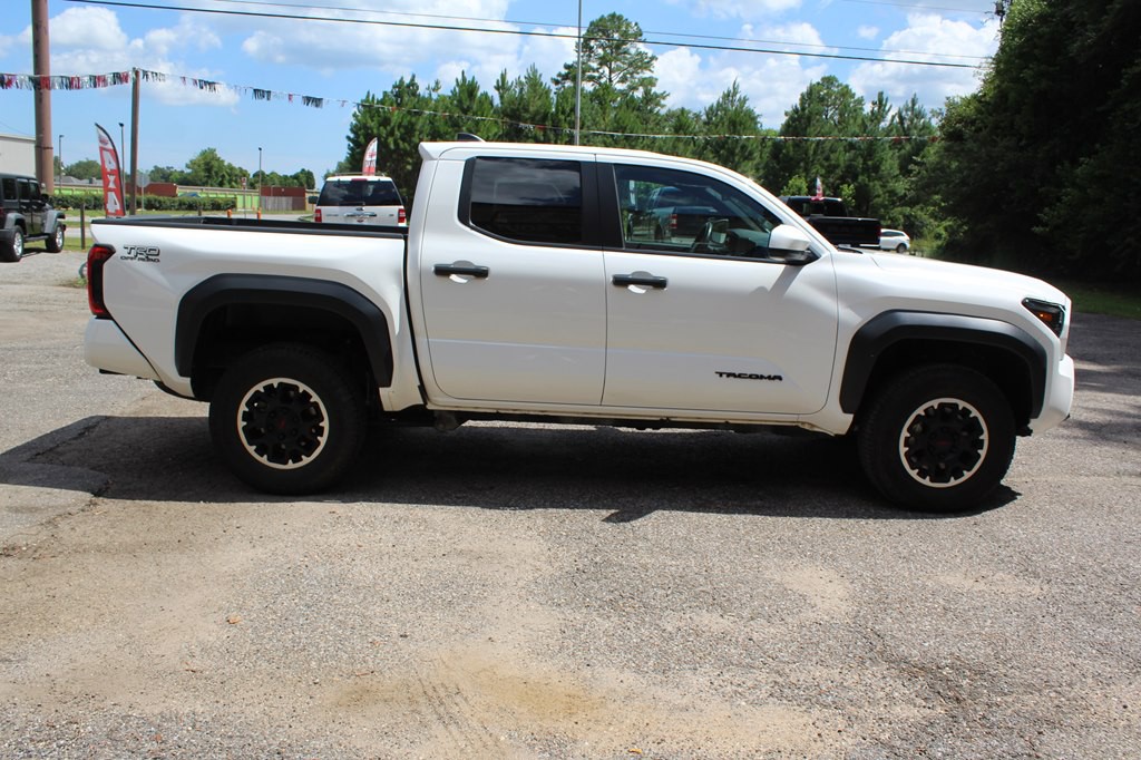 2024 Toyota Tacoma Image 14