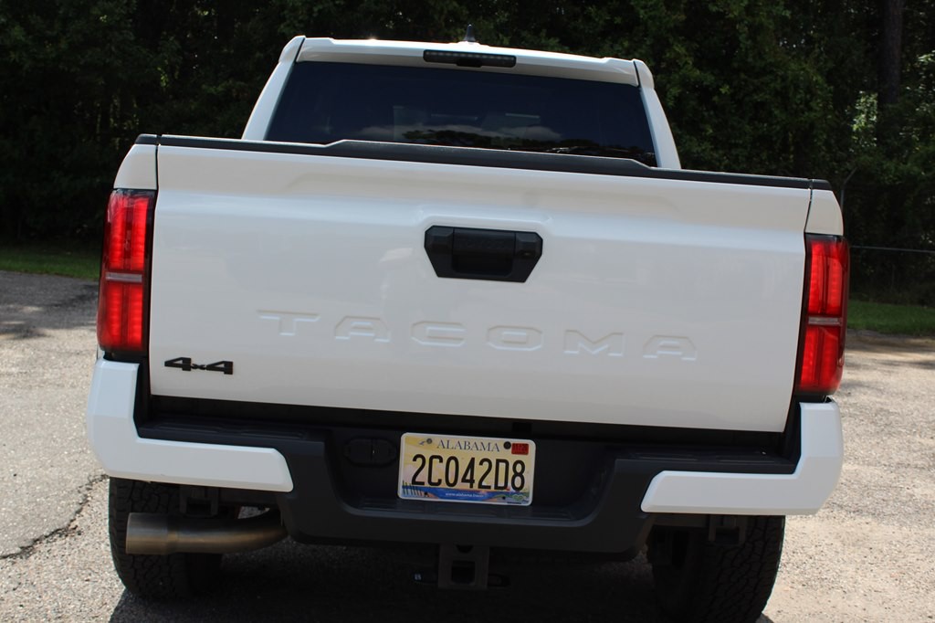 2024 Toyota Tacoma Image 17
