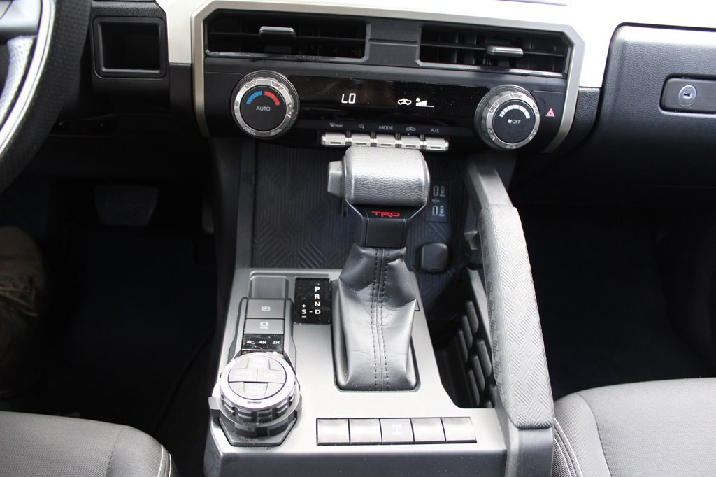 2024 Toyota Tacoma Image 38