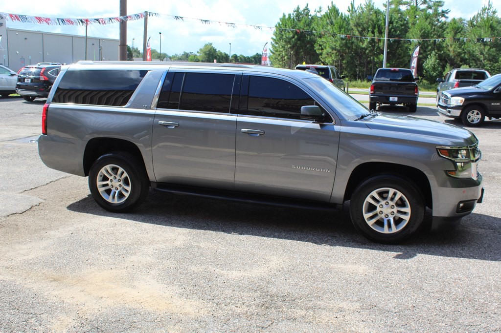 2020 Chevrolet Suburban Image 12
