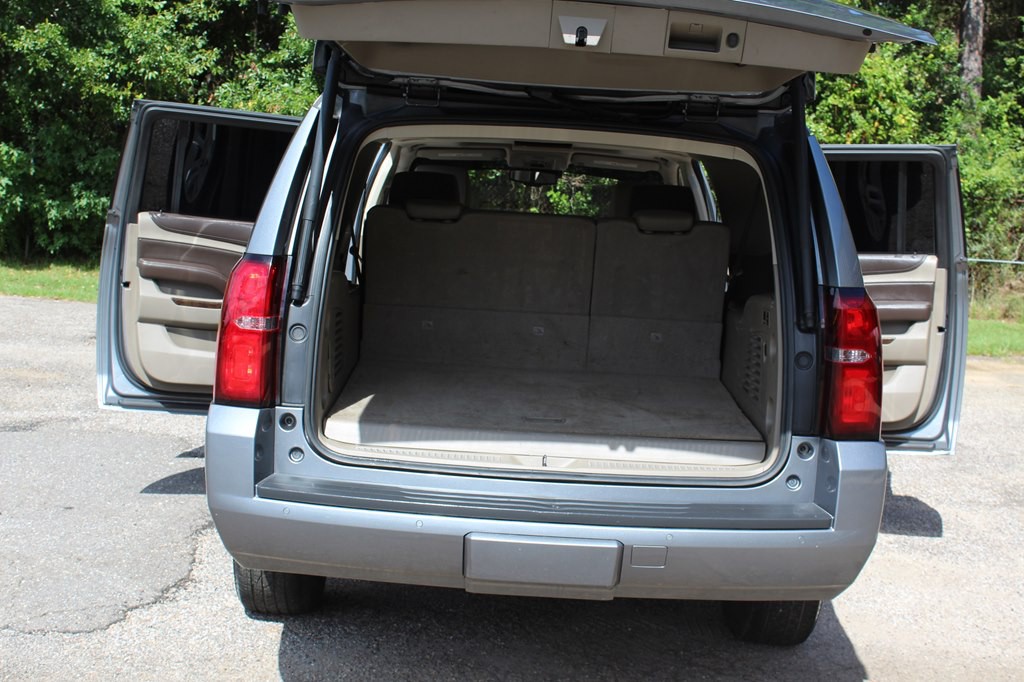 2020 Chevrolet Suburban Image 19