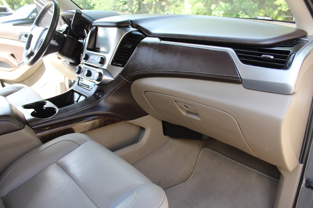 2020 Chevrolet Suburban Image 26