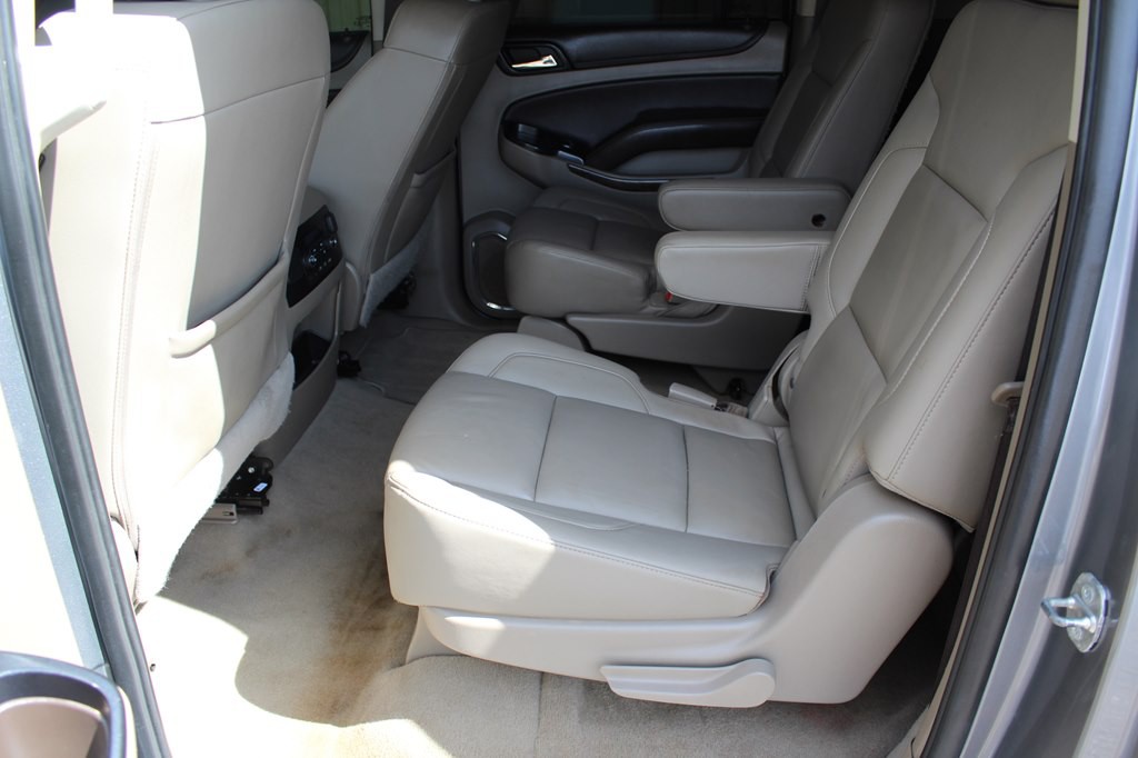 2020 Chevrolet Suburban Image 32