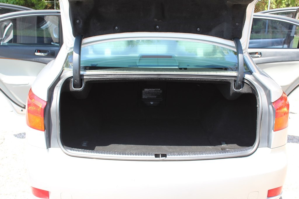 2007 Lexus IS Image 17