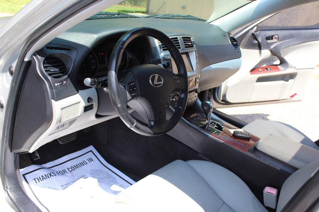 2007 Lexus IS Image 24