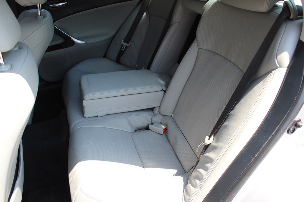 2007 Lexus IS Image 31