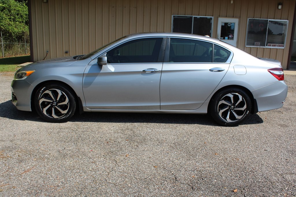 2017 Honda Accord Image 4