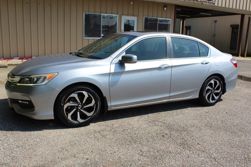 2017 Honda Accord Image 5