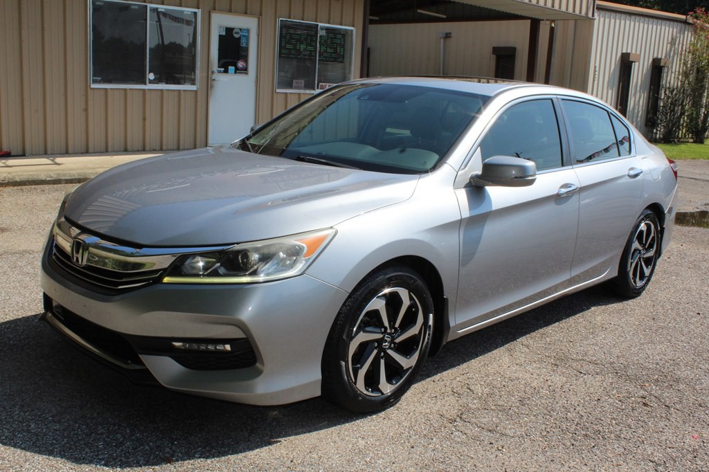2017 Honda Accord Image 6