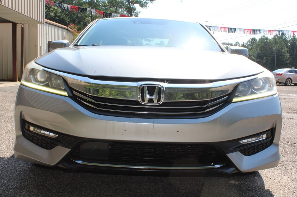 2017 Honda Accord Image 7