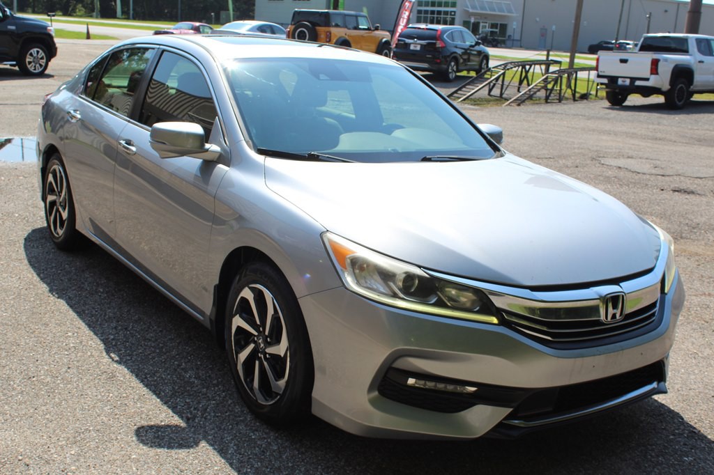 2017 Honda Accord Image 9