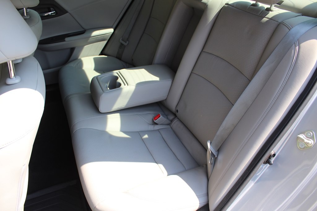 2017 Honda Accord Image 32