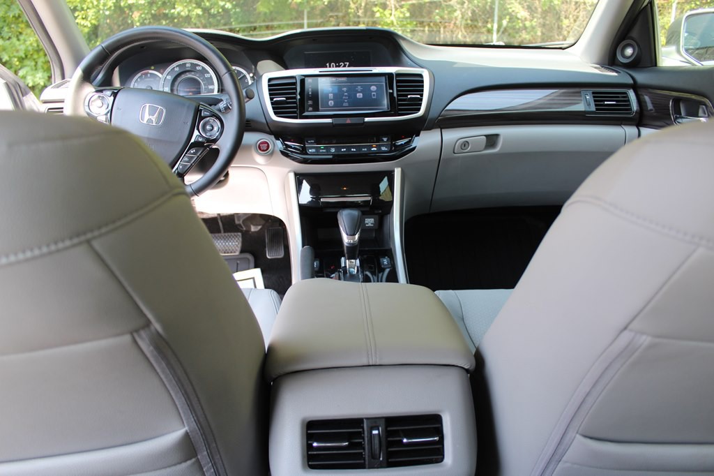 2017 Honda Accord Image 35
