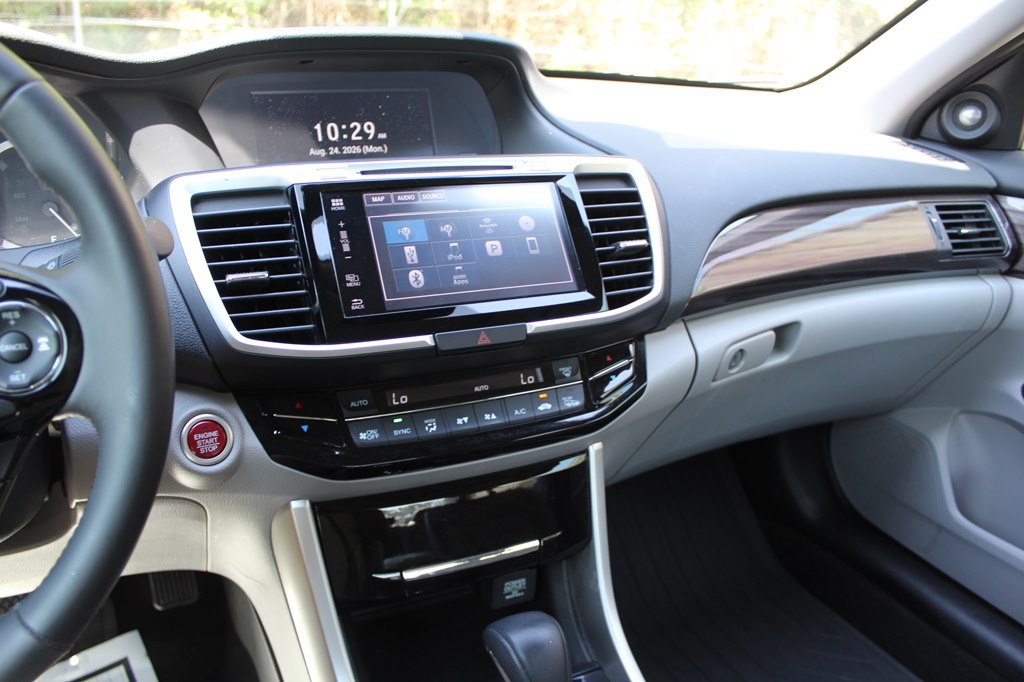 2017 Honda Accord Image 44