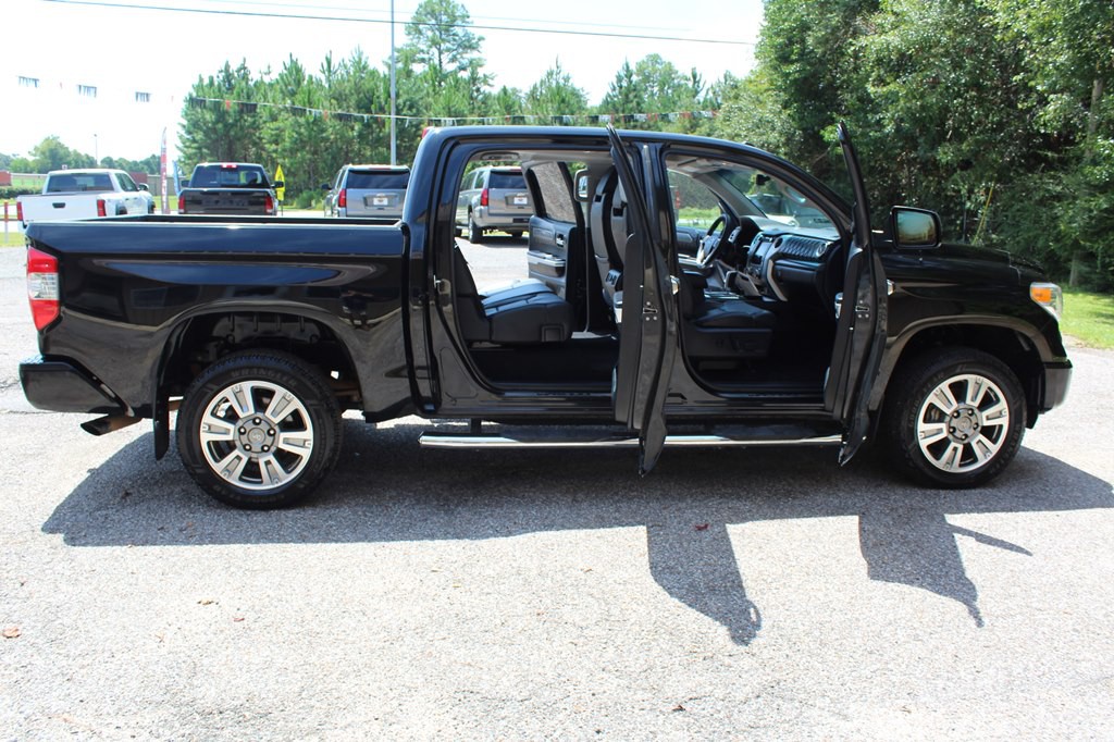 2017 Toyota Tundra Image 20