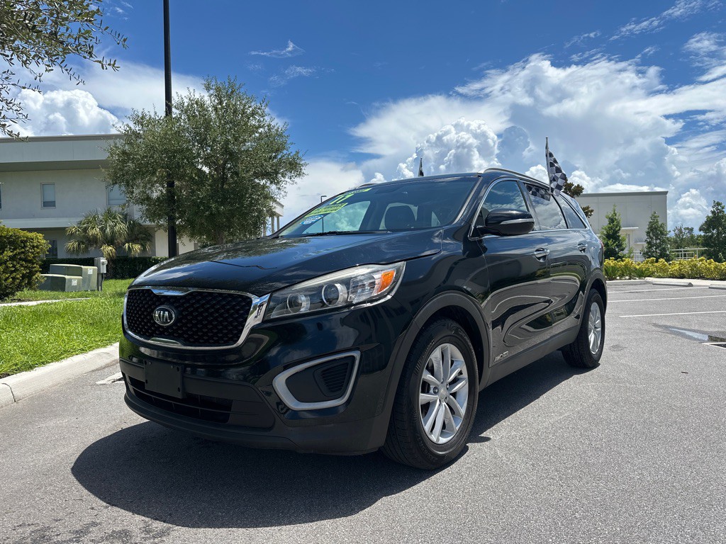 2017 Kia Sorento Image 1
