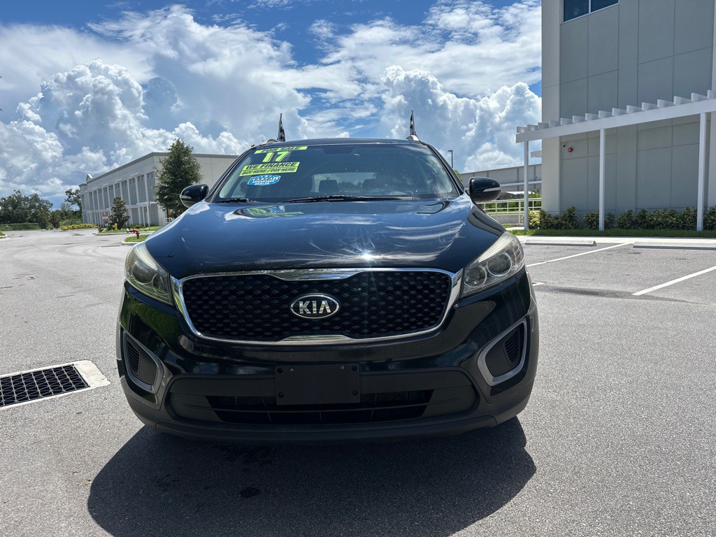 2017 Kia Sorento Image 2