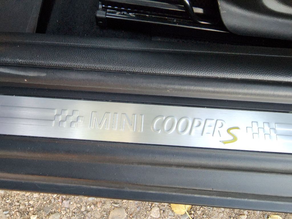 2022 MINI Cooper Image 16