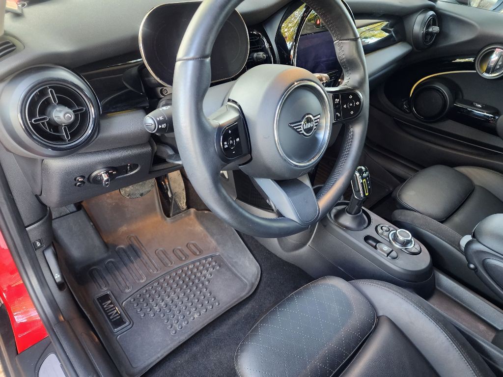 2022 MINI Cooper Image 17