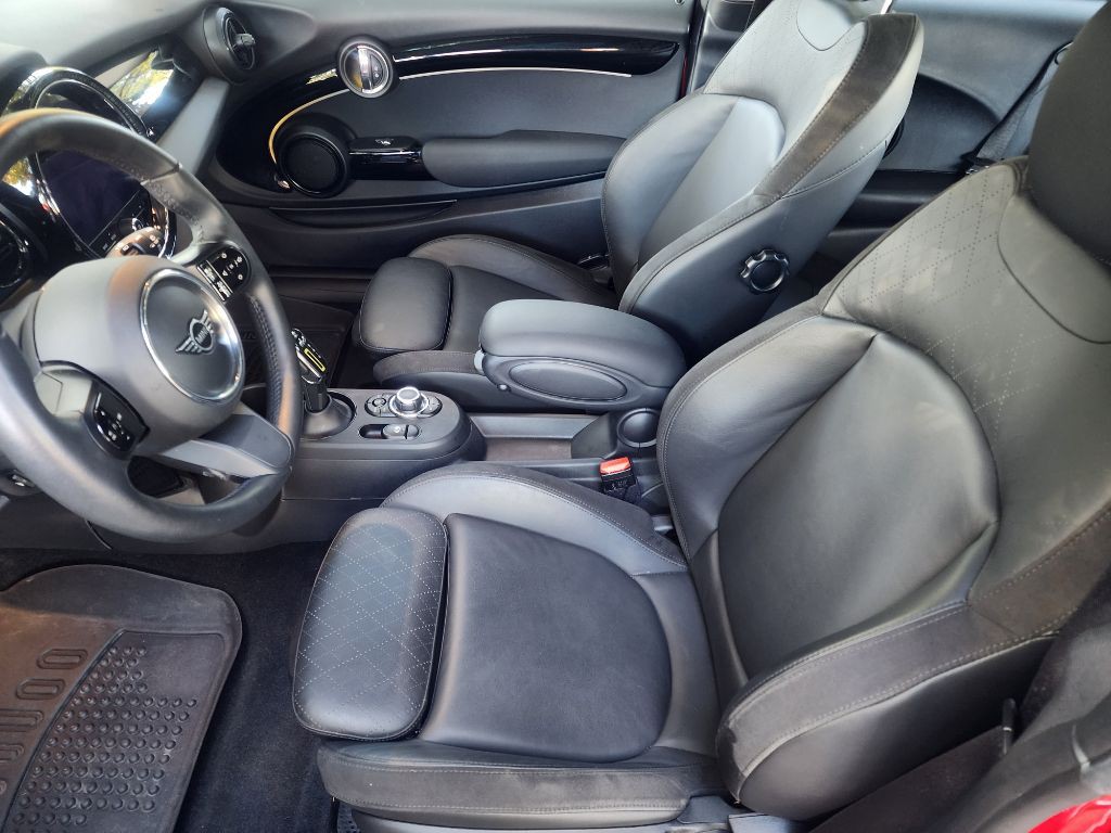 2022 MINI Cooper Image 18