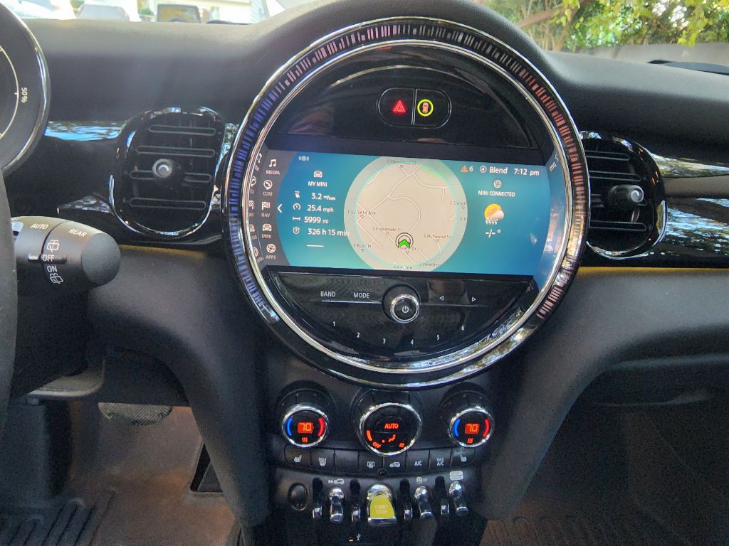 2022 MINI Cooper Image 24