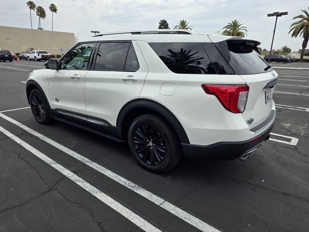 2023 Ford Explorer Image 3