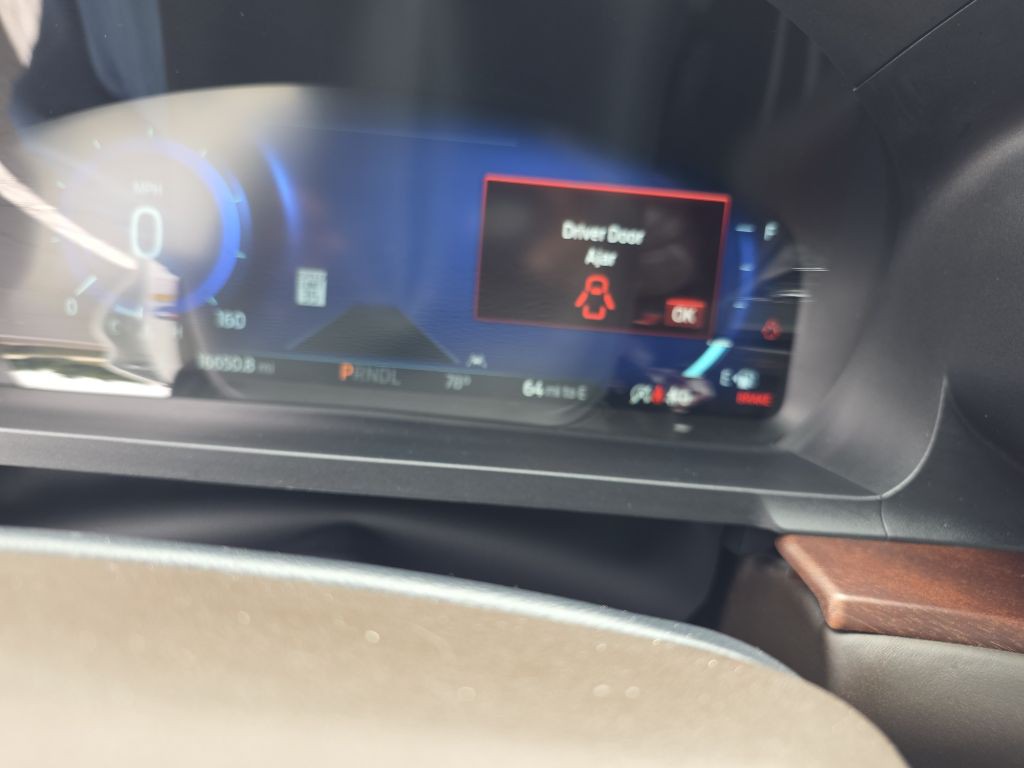 2023 Ford Explorer Image 25