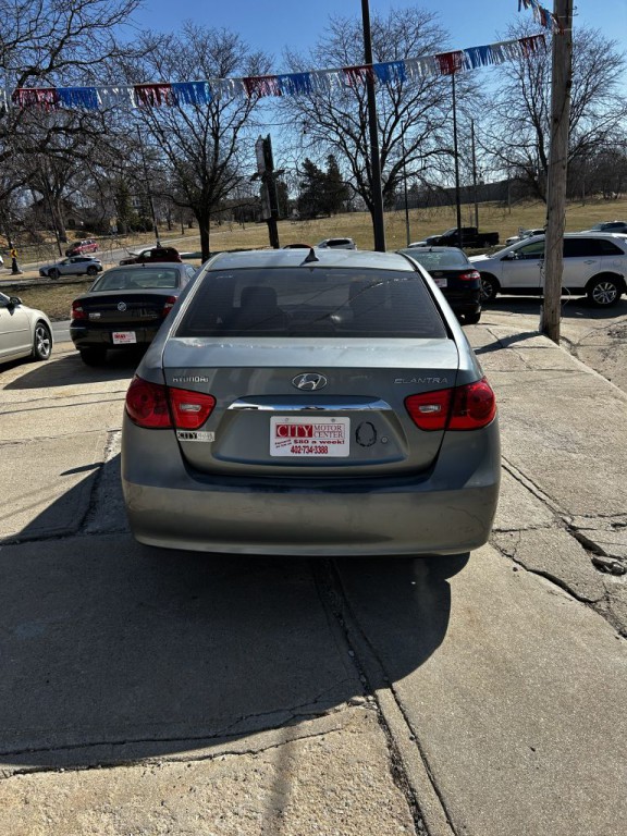 2010 Hyundai Elantra Image 2