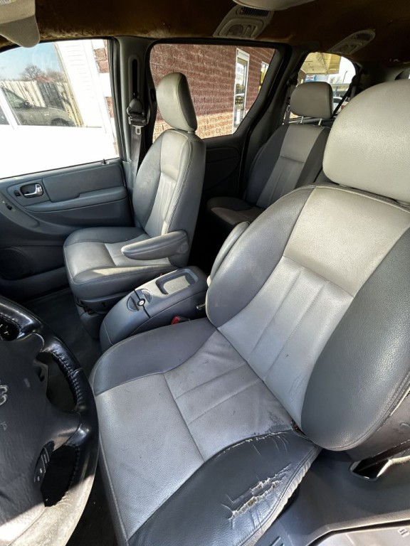 2004 Dodge Grand Caravan Image 6