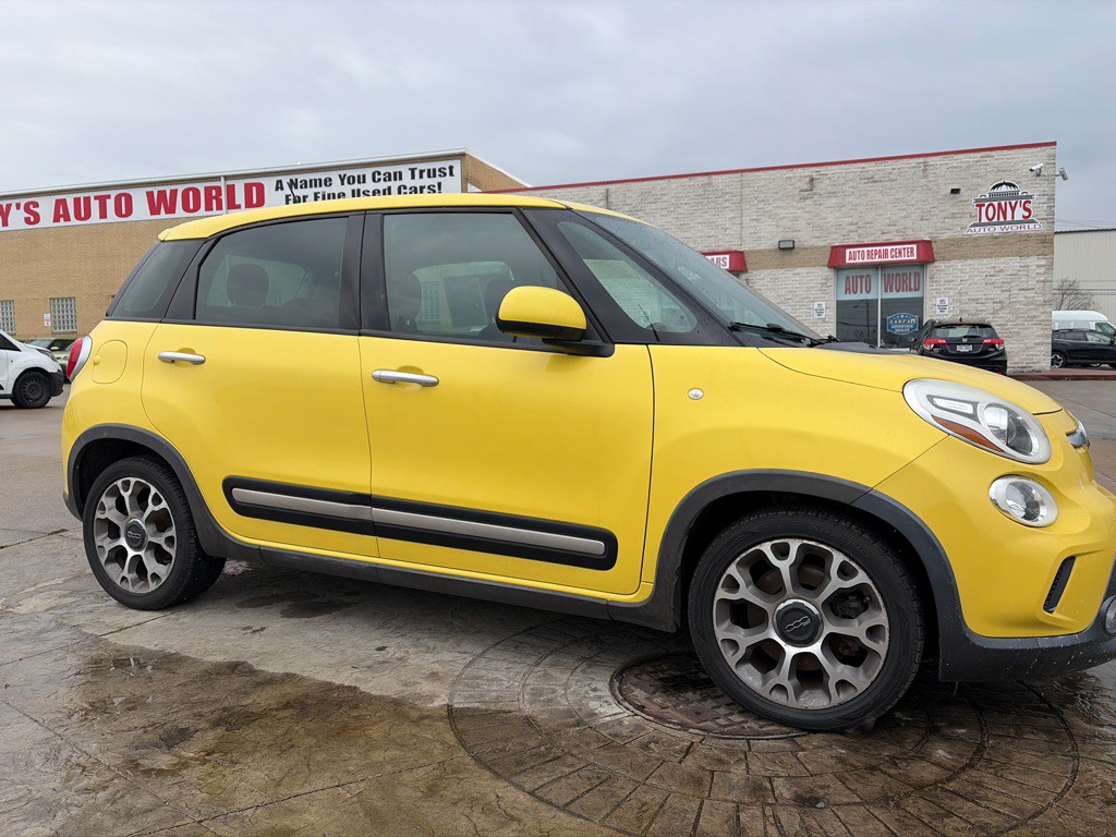 2014 FIAT 500L Image 5