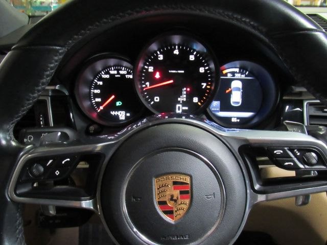 2018 Porsche Macan Image 3