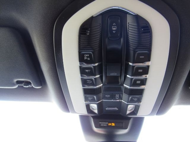 2018 Porsche Macan Image 7